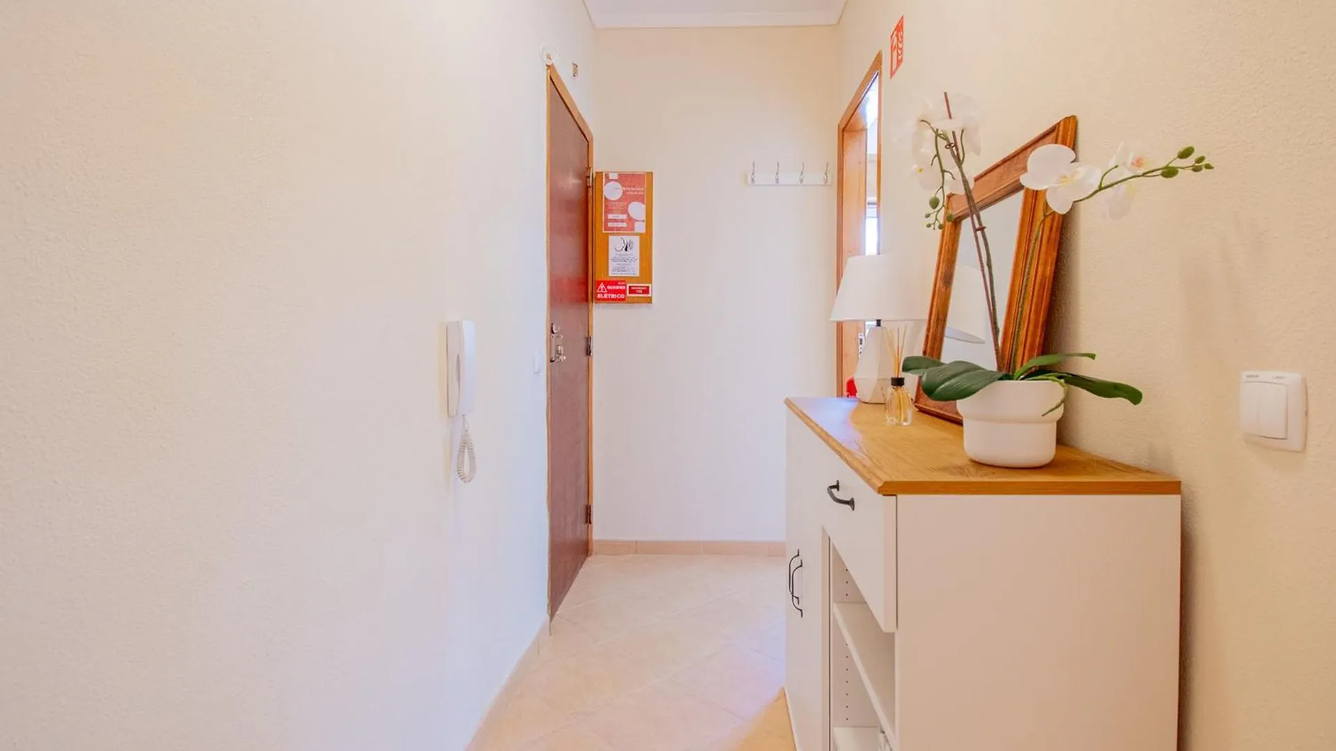 Casa Ocean Breeze, Two Bedrooms, 100M From The Beach! Portimão Apartman