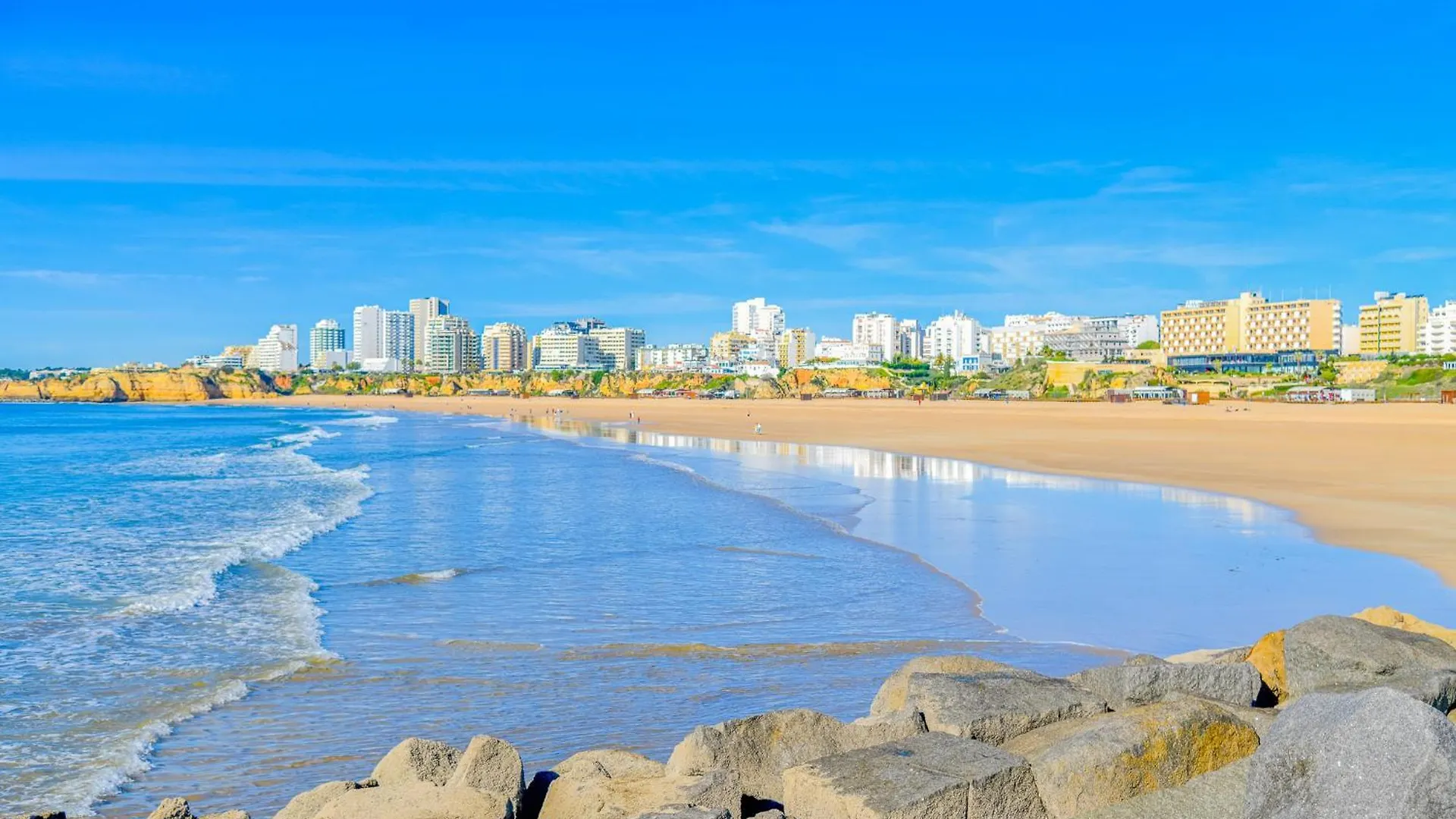 Casa Ocean Breeze, Two Bedrooms, 100M From The Beach! Portimão 0*,  Portugália