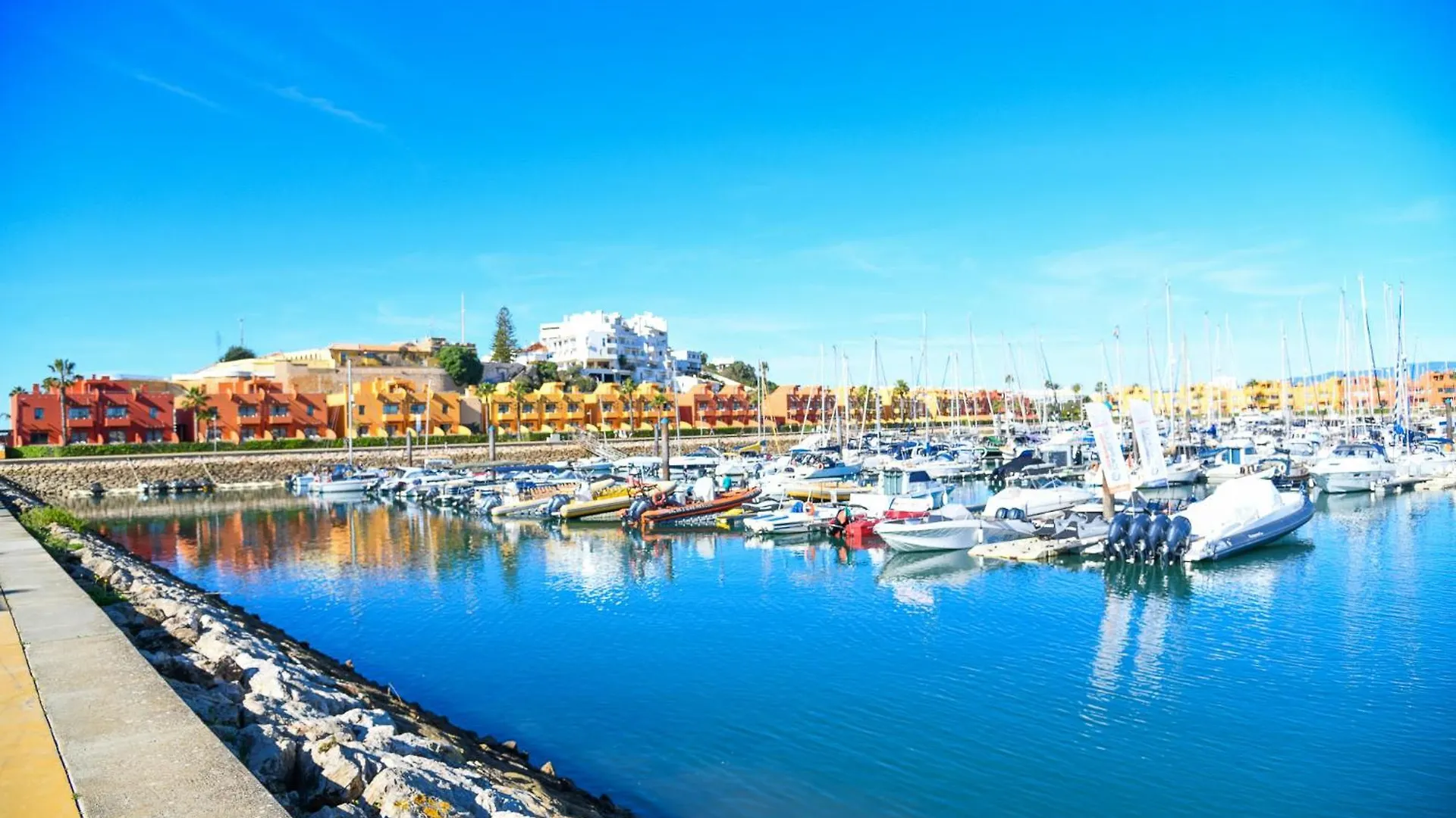 Apartman Casa Ocean Breeze, Two Bedrooms, 100M From The Beach! Portimão